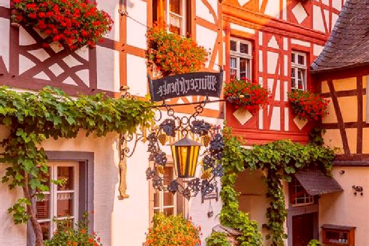 Emily, 24 — Escort in Suderdorf, Germany