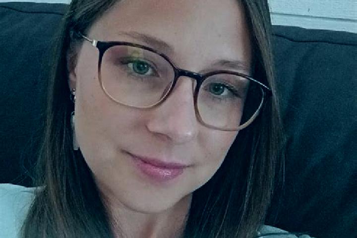 Emily, 24 — Escort in Wambrechies, France
