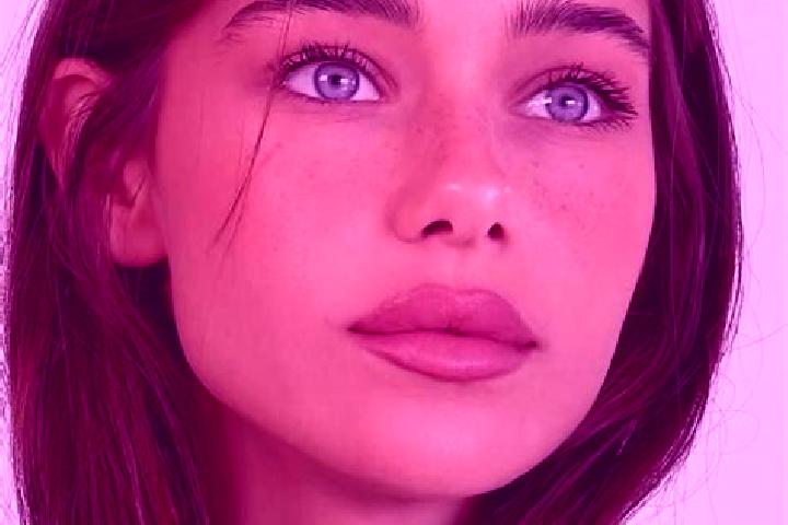 Emily, 25, a brunette brown-eyed latina companion based in Nueva Londres. Offering Striptease, Couples, Travel Companion. Available for incall and outcall, d...
