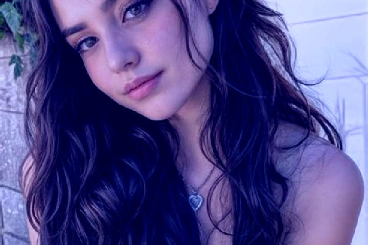 Emily, 25, a brunette hazel-eyed asian companion based in Vouzela. Offering Striptease, Erotic Massage, Duos, Roleplay, Party Girl. Available for incall and ...