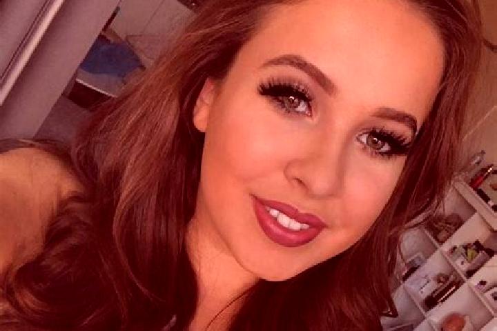 Emily, 25, a dark blonde dark-eyed caribbean companion based in El Coyul. Offering Striptease, A-Level, Girlfriend Experience. Available for incall and outca...