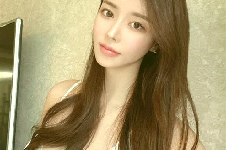 Emily, 25 — Escort in Cairima, China