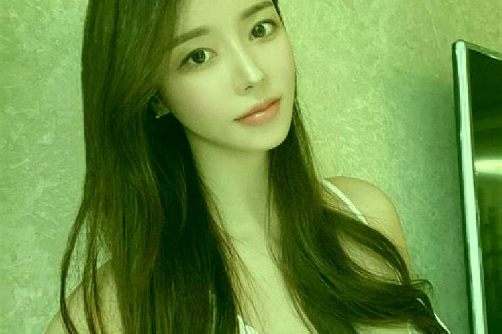 Emily, 25 — Escort in Dafasi, China