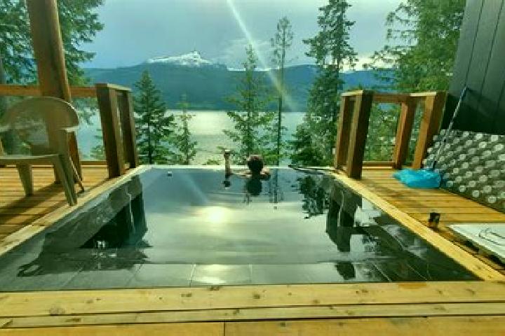 Emily, 25 — Escort in Nakusp, Canada
