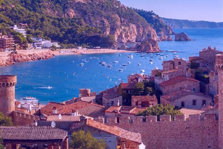 Emily, 25 — Escort in Palanques, Spain