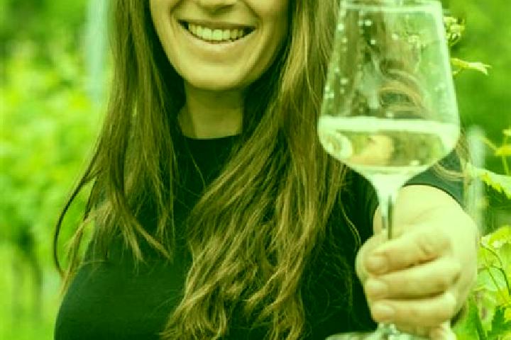 Emily, 25 — Escort in Sankt Paul im Lavanttal, Austria