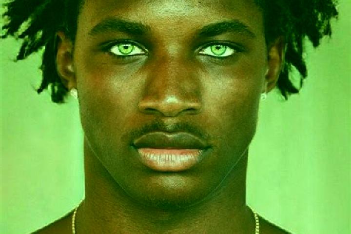 Emily, 26, a black green-eyed middle eastern companion based in Pascani. Offering Overnight, Duos, Massage. Available for incall and outcall, day and evening...