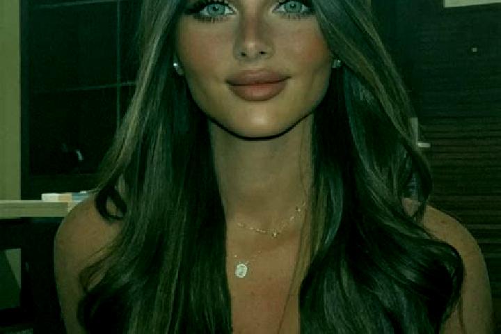 Emily, 26, a brunette dark-eyed slavic companion based in Bressoux. Offering Massage, Striptease, Duos. Available for incall and outcall, day and evening dates.