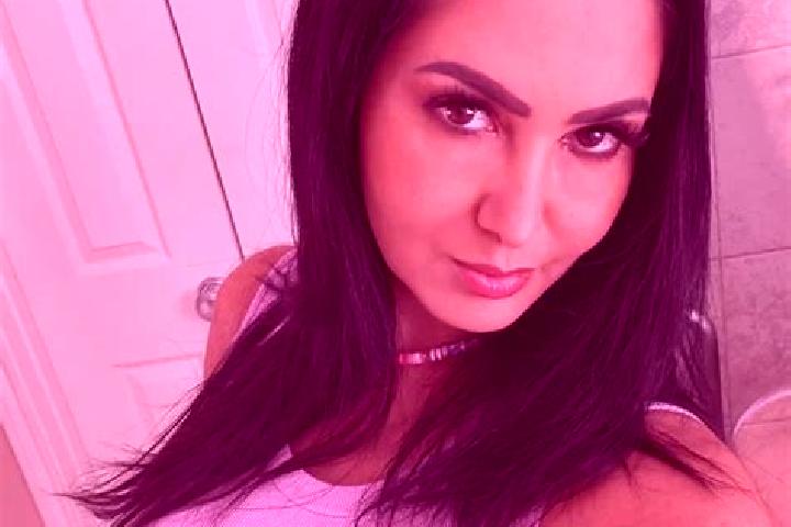 Emily, 26, a brunette grey-eyed indian companion based in Andoufoue. Offering Roleplay, GFE, Striptease, Deep French Kissing. Available for incall and outcal...