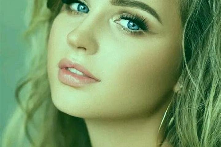 Emily, 26, a dark blonde blue-eyed ebony companion based in Desaiganj. Offering 69, OWO, Duos. Available for incall and outcall, overnight bookings available.