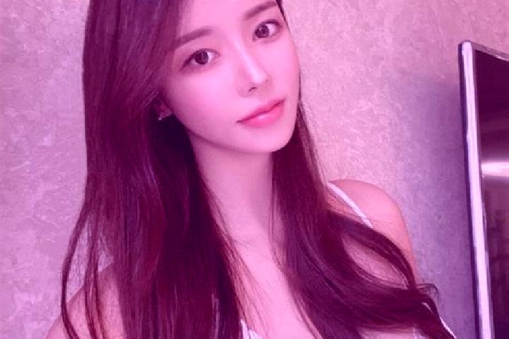 Emily, 26 — Escort in Jiushe, China