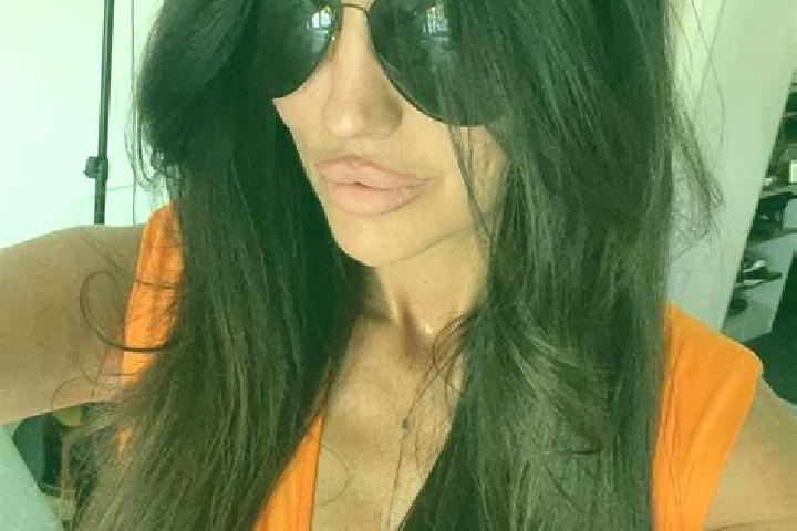 Emily, 26 — Escort in Saint-Renan, France