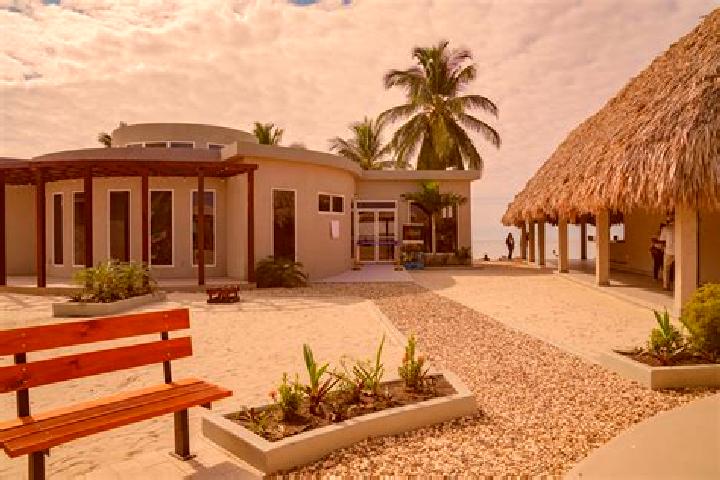 Emily, 26 — Escort in Seine Bight Village, Belize