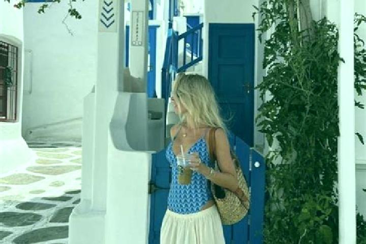 Emily, 26 — Escort in Sevastiana, Greece