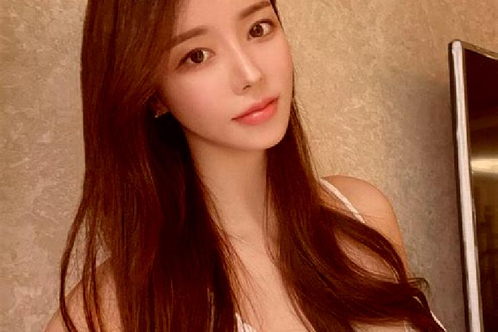 Emily, 26 — Escort in Shizhai, China