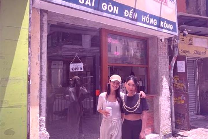 Emily, 26 — Escort in Trung Phung, Vietnam