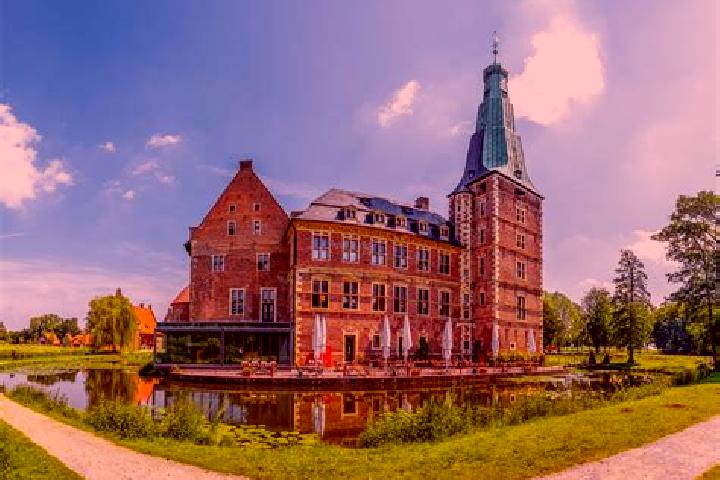 Emily, 26 — Escort in Vreden, Germany