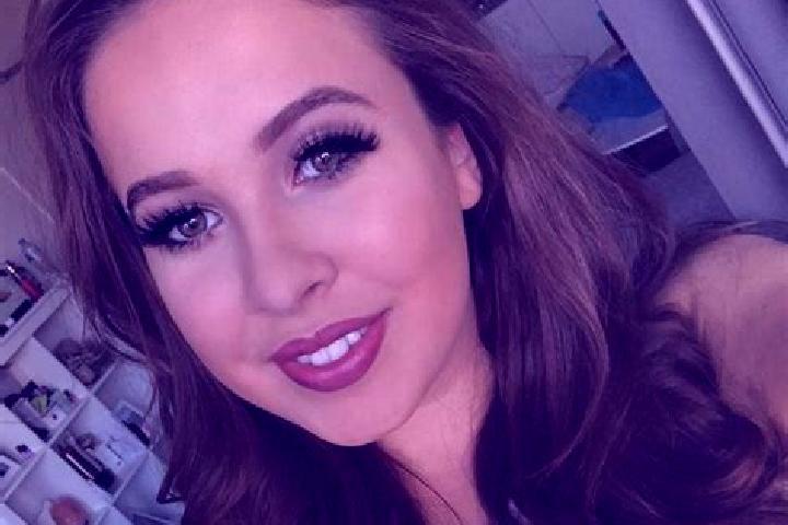 Emily, 27, a auburn amber-eyed latina companion based in Embrach / Wildbach. Offering Party Girl, Fetish, Duos, Prostate Massage. Available for incall and ou...