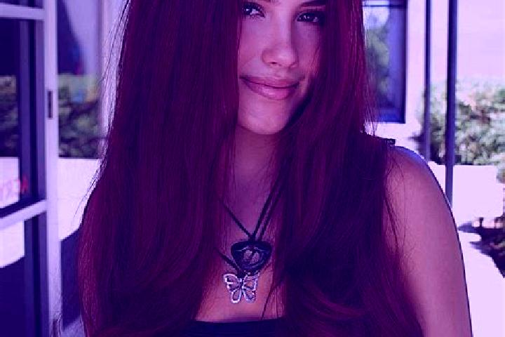 Emily, 27, a auburn dark-eyed mixed companion based in Vardo. Offering 69, CIM, Erotic Massage, Fetish. Available for incall and outcall, day and evening dates.