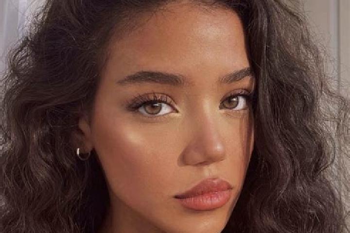 Emily, 27, a black brown-eyed ebony companion based in Adrada de Piron. Offering Dinner Date, Travel Companion, Duos. Available for incall and outcall, day a...