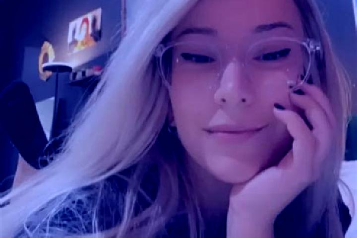 Emily, 27, a blonde grey-eyed latina companion based in Al Qarah. Offering Striptease, A-Level, Fetish, Couples. Available for incall and outcall, day and ev...
