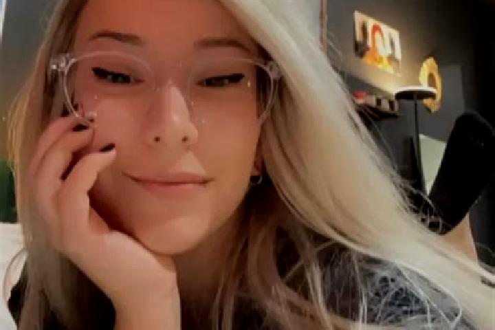 Emily, 27, a blonde grey-eyed mixed companion based in Sanligang. Offering 69, Girlfriend Experience, Deep French Kissing. Available for incall and outcall, ...