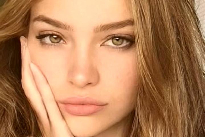 Emily, 27, a red hazel-eyed caribbean companion based in Vezin. Offering Fetish, GFE, Girlfriend Experience, Deep French Kissing. Available for incall and ou...