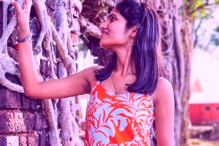Emily, 27 — Escort in Anjanvel, India