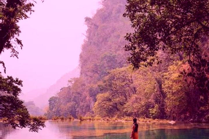 Emily, 27 — Escort in Champey, France