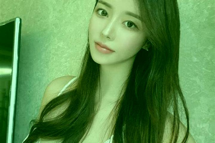 Emily, 27 — Escort in E erguna, China