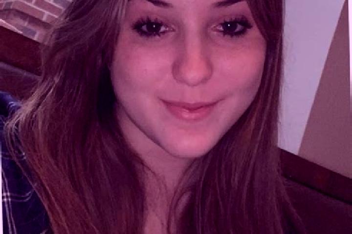 Emily, 27 — Escort in Hillman, United States