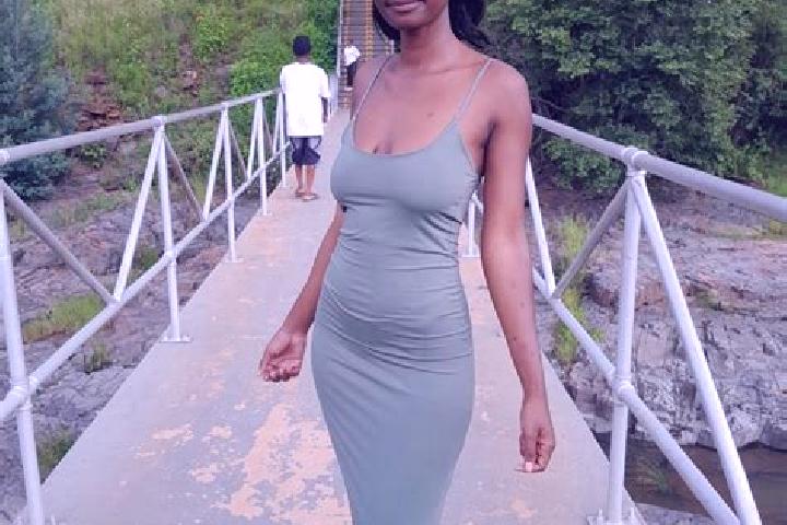Emily, 27 — Escort in Maviljan B, South Africa