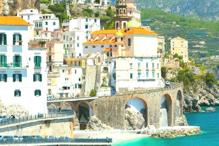 Emily, 27 — Escort in Misano Monte, Italy