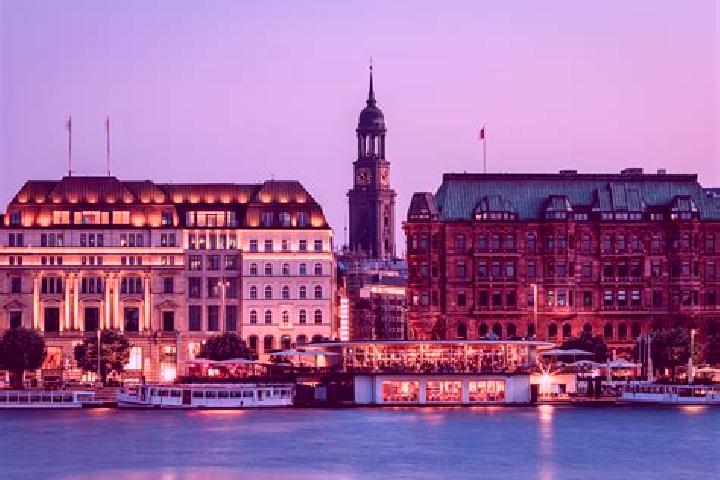 Emily, 27 — Escort in Vaernamo, Sweden
