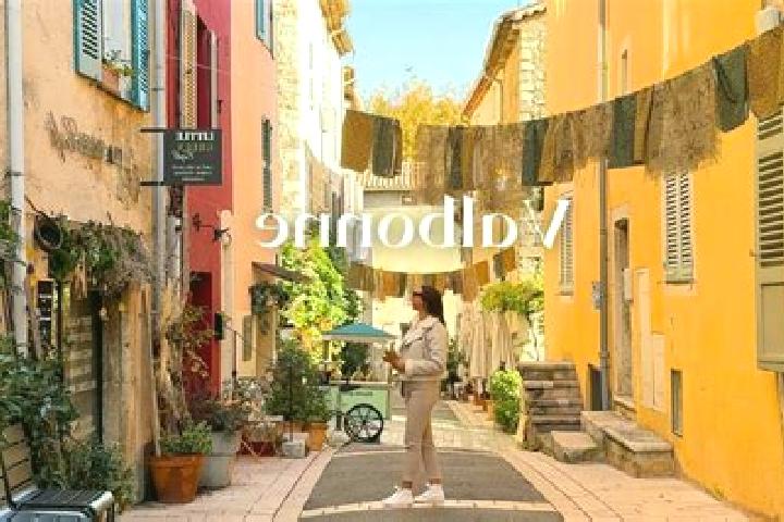 Emily, 27 — Escort in Valbonne, France