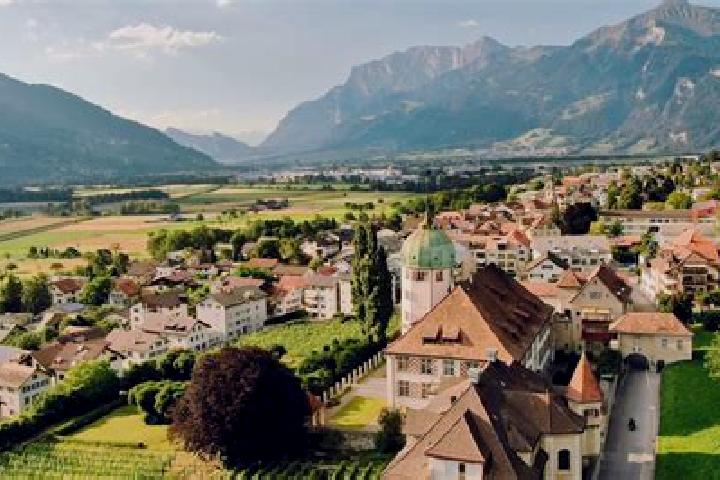 Emily, 27 — Escort in Zizers, Switzerland