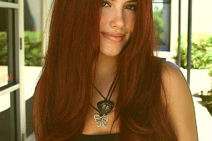 Emily, 28, a auburn dark-eyed slavic companion based in Lussac. Offering Tantra, Striptease. Available for incall and outcall, day and evening dates.