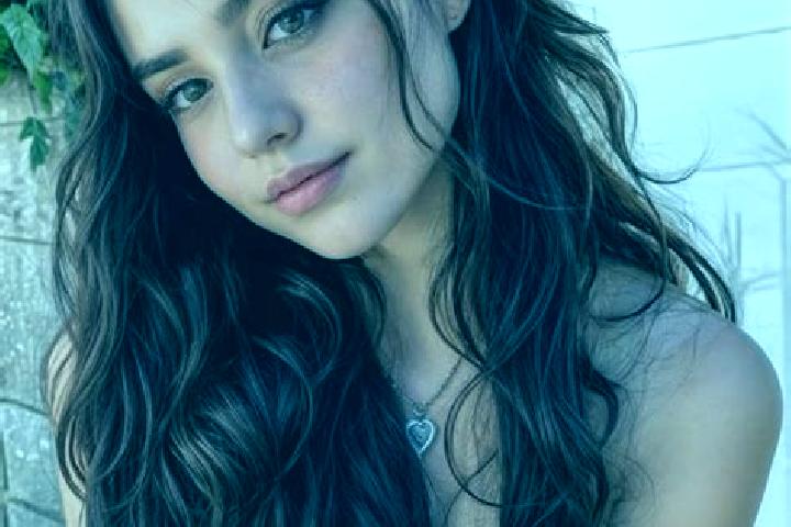 Emily, 28, a black hazel-eyed mediterranean companion based in Huancarqui. Offering 69, BDSM, Duos. Available for incall and outcall, day and evening dates.
