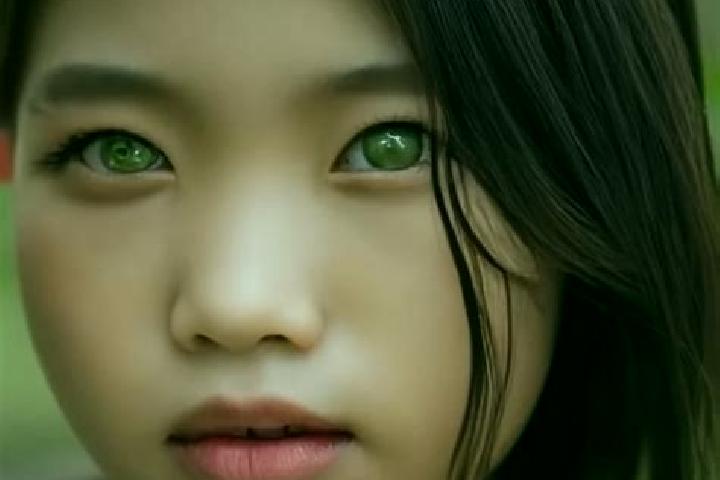 Emily, 28, a red green-eyed asian companion based in Champforgeuil. Offering Fetish, Dinner Date, OWO, Travel Companion. Available for incall and outcall, ov...