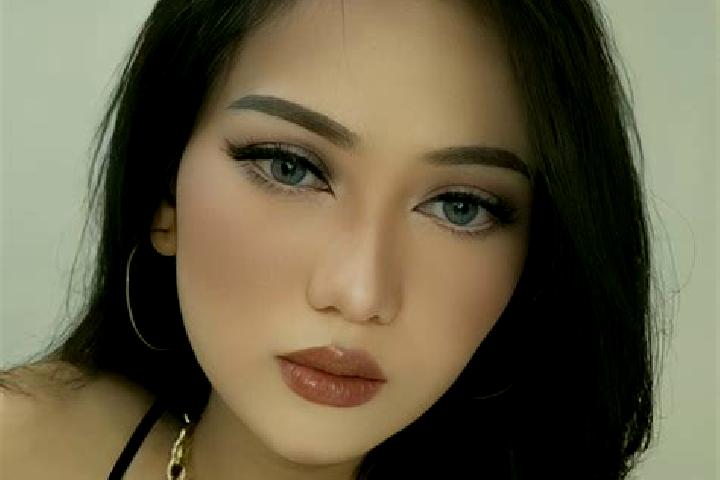 Emily, 28 — Escort in Bodeh, Indonesia
