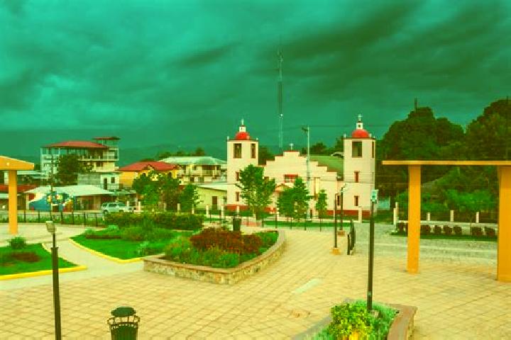 Emily, 28 — Escort in El Negrito, Honduras
