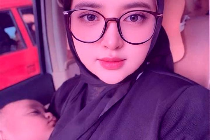 Emily, 28 — Escort in Gempol, Indonesia