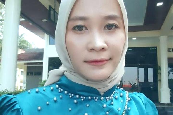 Emily, 28 — Escort in Mentoro Wetan, Indonesia