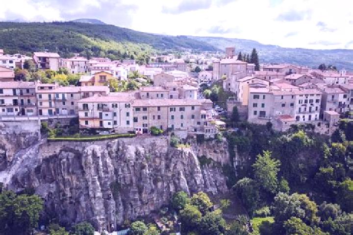 Emily, 28 — Escort in Misterbianco, Italy