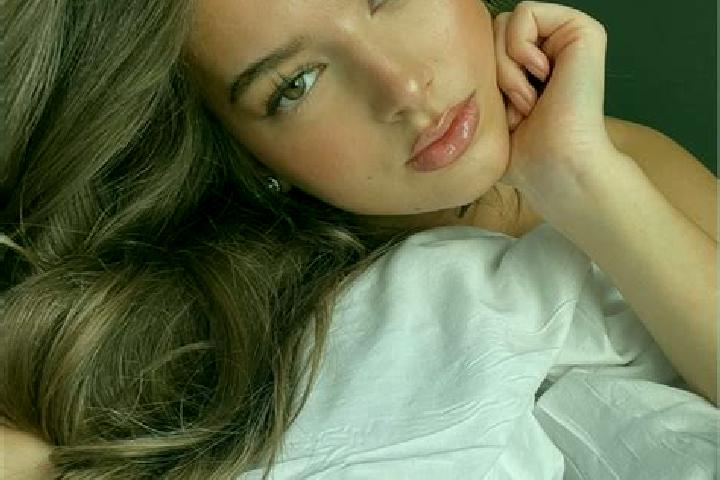 Emily, 29, a chestnut hazel-eyed asian companion based in Bungkeduk. Offering Girlfriend Experience, Massage, Duos, Deep French Kissing. Available for incall...