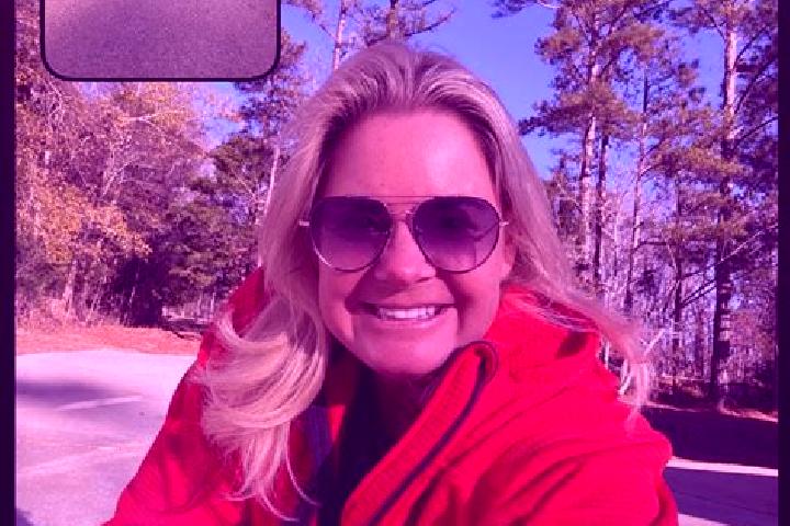 Emily, 29 — Escort in Hartwell, United States