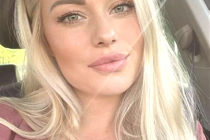 Emily, 30, a blonde hazel-eyed european companion based in Llano de Guadalupe. Offering GFE, Girlfriend Experience, Travel Companion. Available for incall an...