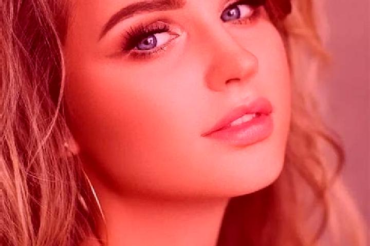 Emily, 30, a dark blonde blue-eyed slavic companion based in Bivio Santa Cecilia. Offering Massage, Tantra, CIM. Available for incall and outcall, day and ev...