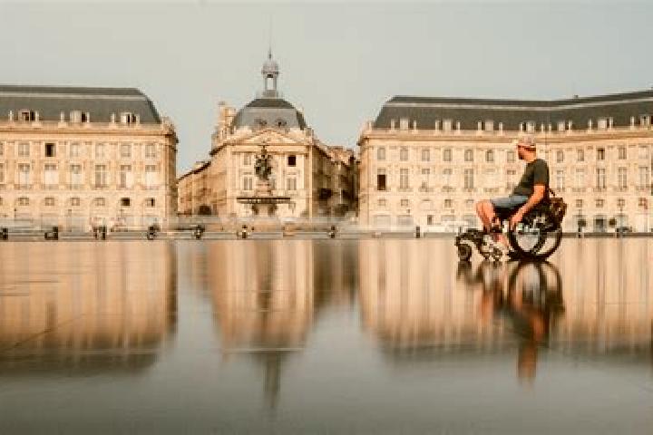 Emily, 30 — Escort in Elzange, France