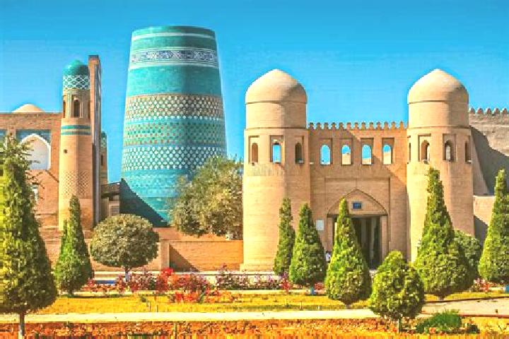 Emily, 30 — Escort in Mug lon Shahar, Uzbekistan